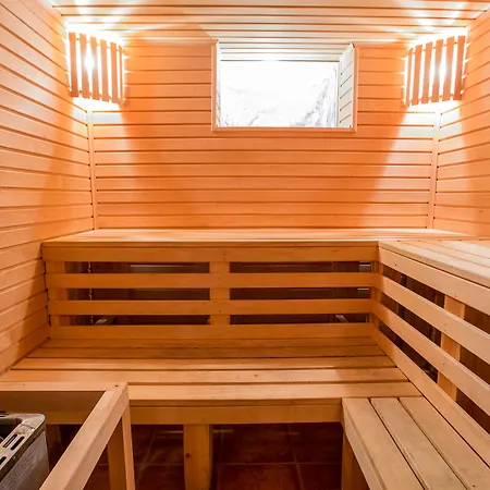 Augustine 3* ريغا