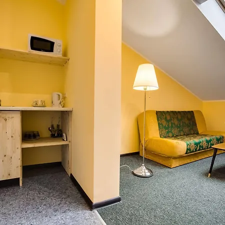 Augustine Hotell 3*